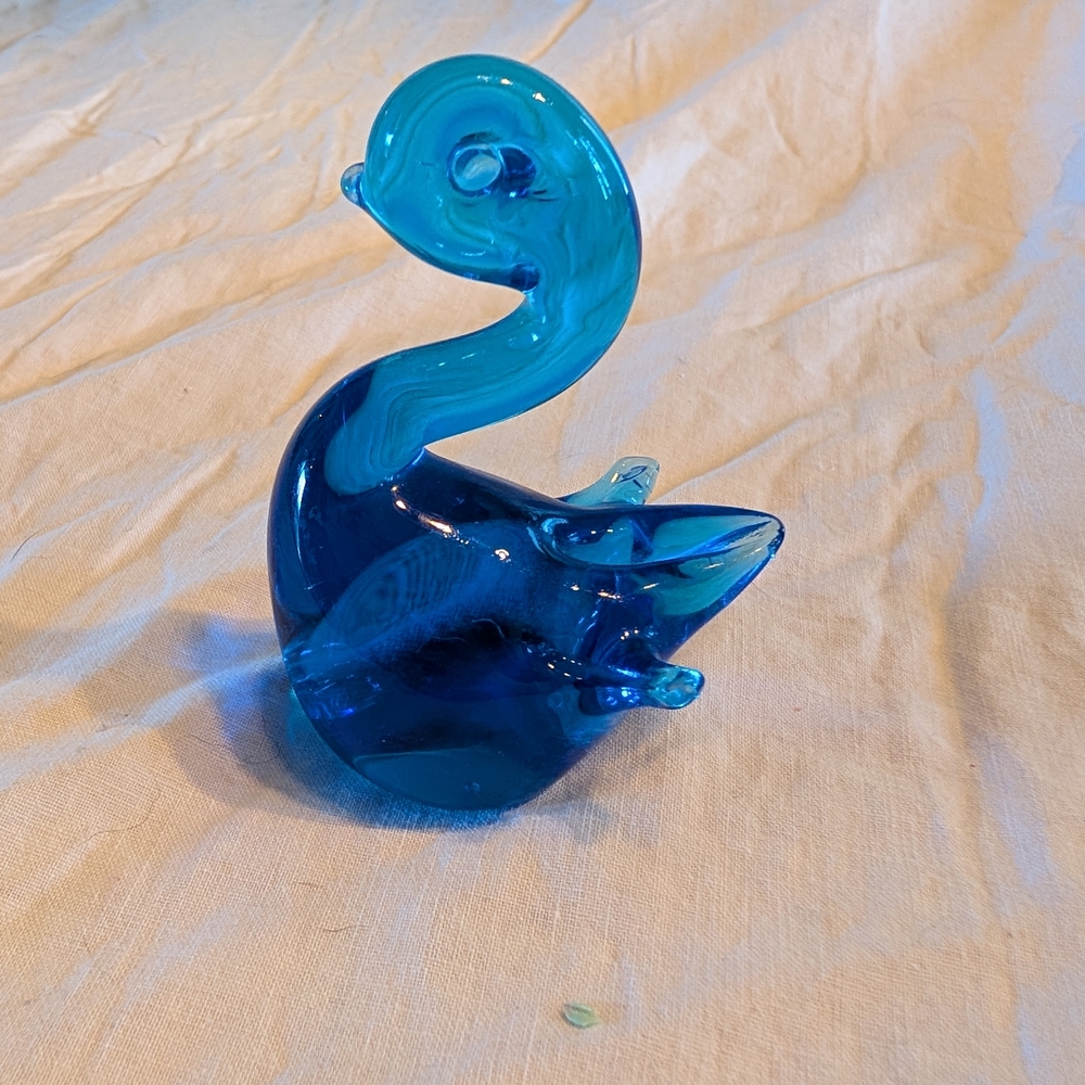 2/30$ Vintage Blue Hand Blown Glass Swan Sculpture
